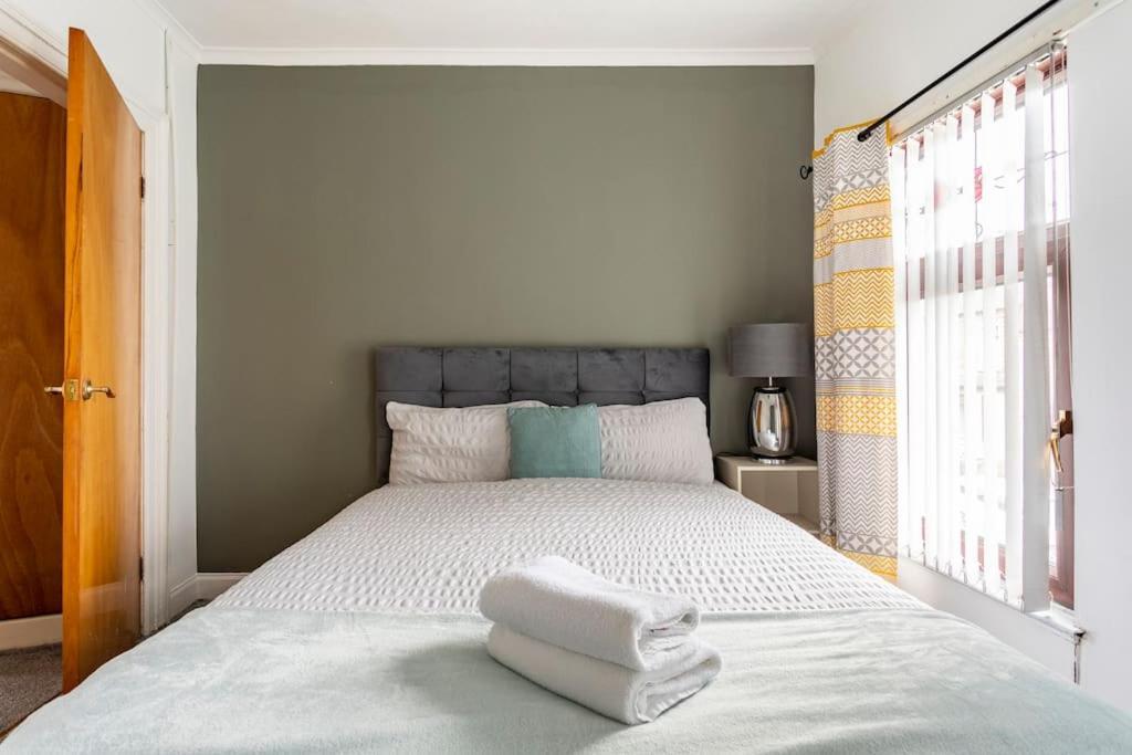 Central Belfast Town House Экстерьер фото