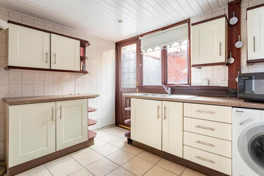 Central Belfast Town House Экстерьер фото