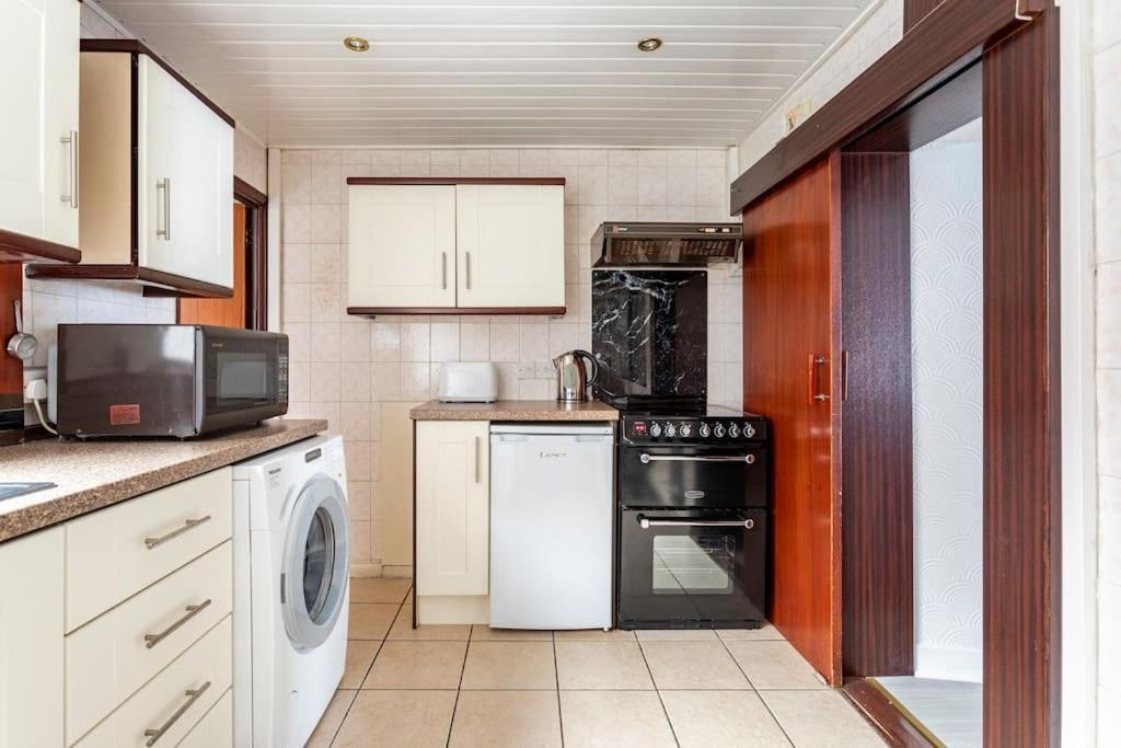 Central Belfast Town House Экстерьер фото